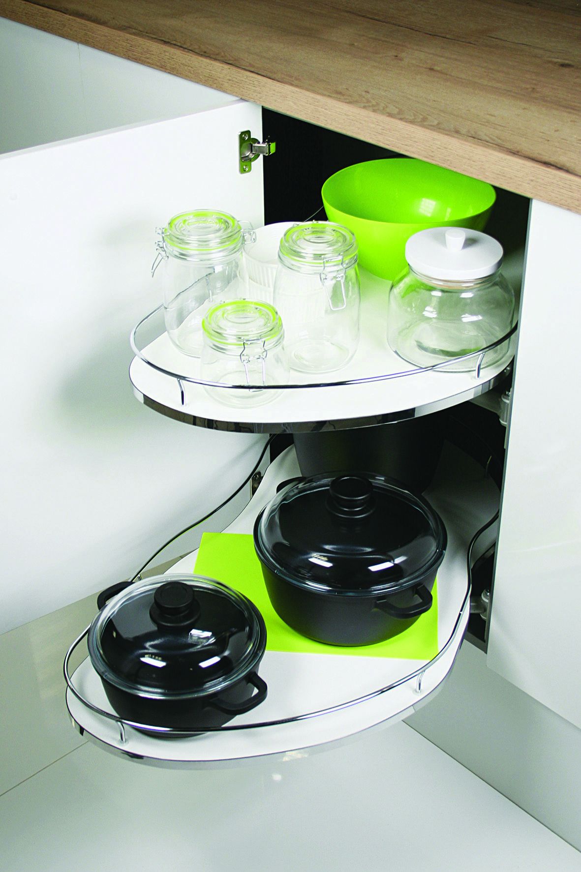 Wykorzystaj przestrzeń kuchennych szafek narożnych